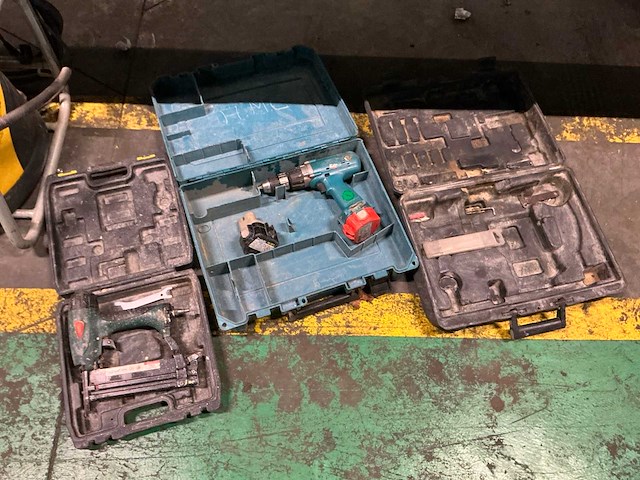 Diverse gereedschappen (2x) - afbeelding 1 van  5