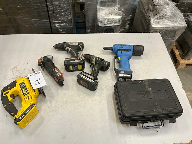 Diverse gereedschappen (6x) - afbeelding 1 van  18