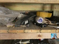 Diverse gereedschappen en ijzerwaren - afbeelding 3 van  20