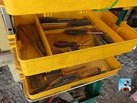 Diverse gereedschappen en ijzerwaren - afbeelding 8 van  20