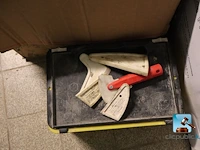 Diverse gereedschappen en schroeven - afbeelding 8 van  27