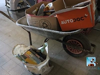 Diverse gereedschappen en schroeven - afbeelding 13 van  27