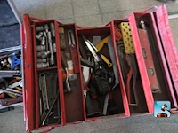 Diverse gereedschappen en schroeven - afbeelding 22 van  27