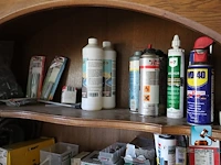 Diverse gereedschappen en schroeven - afbeelding 25 van  27