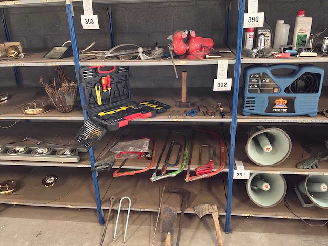 Diverse gereedschappen - afbeelding 1 van  7