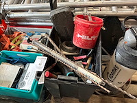 Diverse gereedschappen - afbeelding 1 van  9