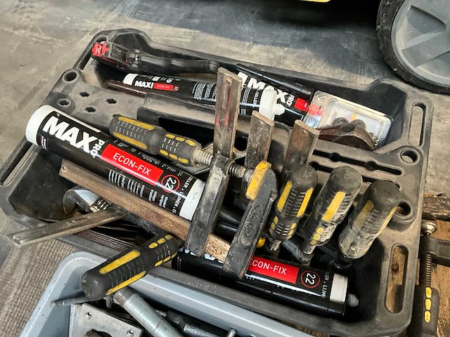 Diverse gereedschappen - afbeelding 2 van  12