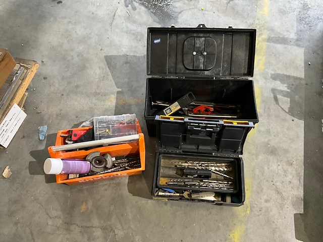 Diverse gereedschapskoffer (2x) met inhoud - afbeelding 2 van  6