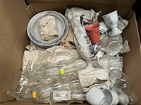Diverse glaswerk en porselein - afbeelding 1 van  2