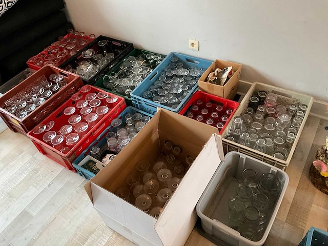 Diverse glazen (250x) - afbeelding 1 van  11