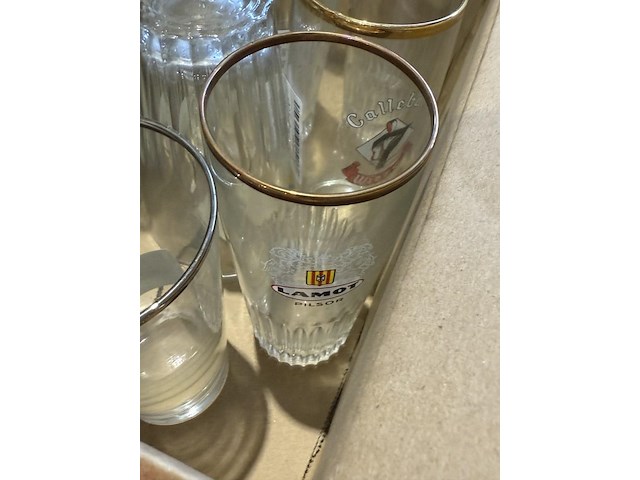 Diverse glazen en glaswerk - afbeelding 2 van  5