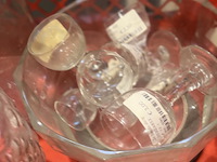 Diverse glazen en glaswerk - afbeelding 4 van  4