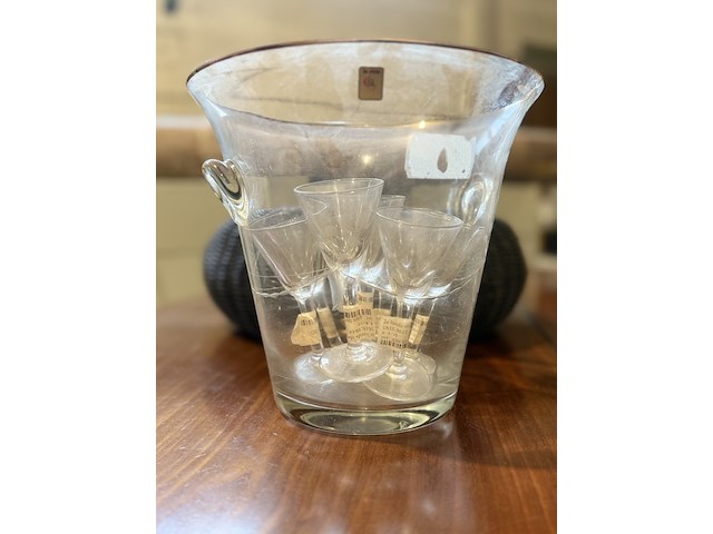 Diverse glazen en glaswerk - afbeelding 2 van  4