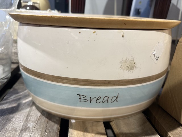 Diverse glazen en glaswerk - afbeelding 1 van  3