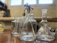 Diverse glazen en glaswerk - afbeelding 2 van  3