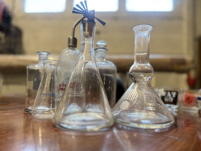 Diverse glazen en glaswerk - afbeelding 3 van  3