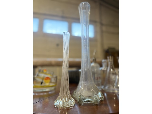 Diverse glazen en glaswerk - afbeelding 1 van  1