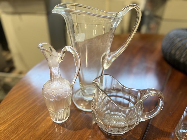 Diverse glazen en glaswerk - afbeelding 1 van  1