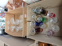 Diverse glazen in 2 dozen - afbeelding 1 van  2