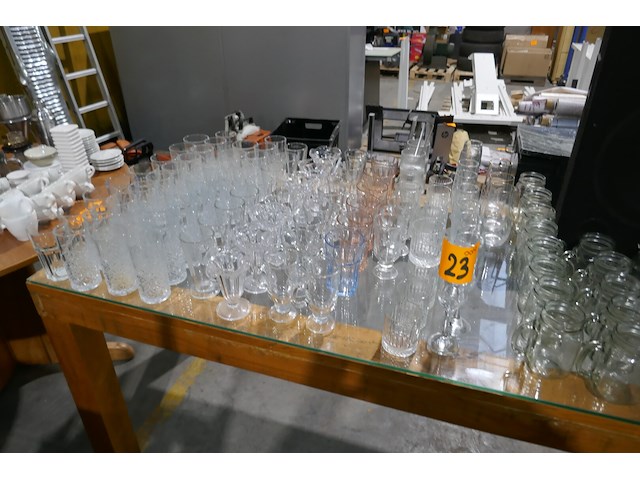 Diverse glazen - afbeelding 1 van  4