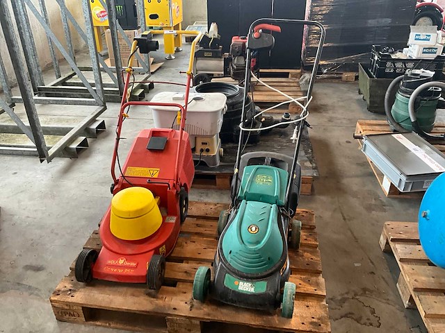 Diverse grasmachines (2x) - afbeelding 1 van  14