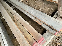Diverse grenen houten balken en planken (70x) - afbeelding 2 van  13