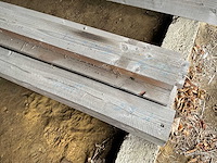 Diverse grenen houten balken en planken (70x) - afbeelding 4 van  13