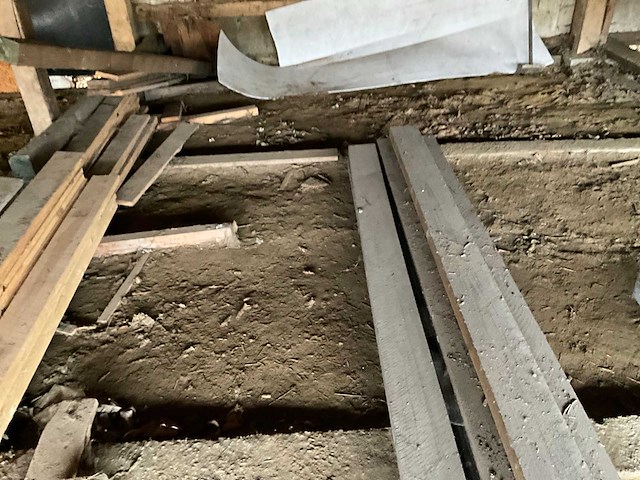 Diverse grenen houten balken en planken (70x) - afbeelding 5 van  13