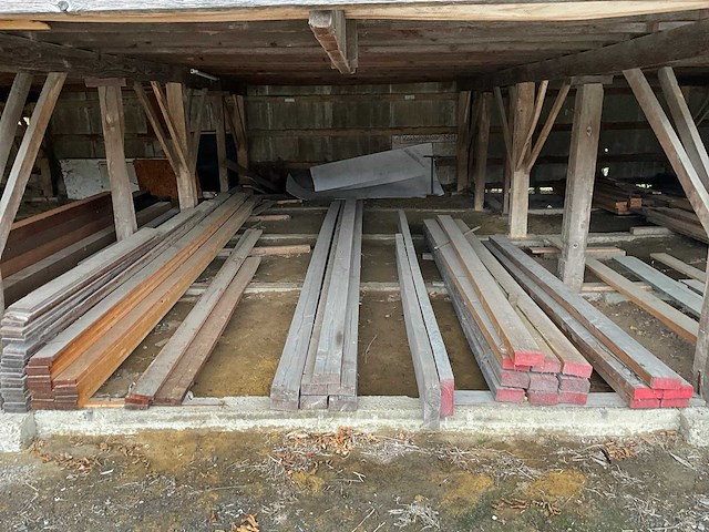 Diverse grenen houten balken en planken (70x) - afbeelding 6 van  13