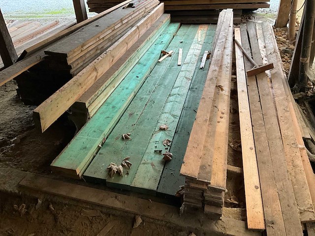 Diverse grenen houten planken (150x) - afbeelding 1 van  8