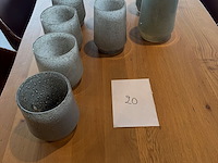 Diverse grijze vazen - afbeelding 3 van  6