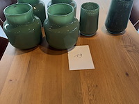 Diverse groene vazen