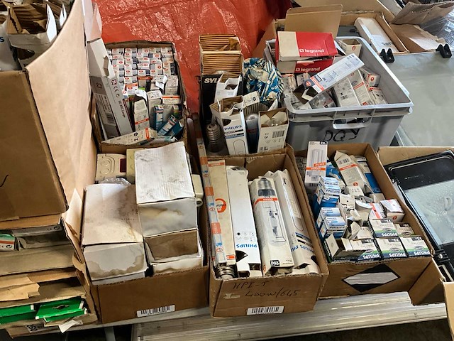 Diverse halogeen - afbeelding 3 van  16