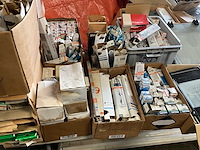 Diverse halogeen - afbeelding 1 van  16