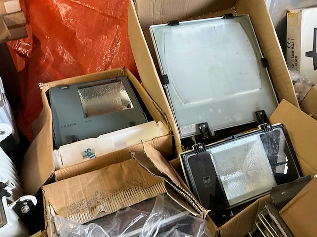 Diverse halogeen - afbeelding 9 van  16