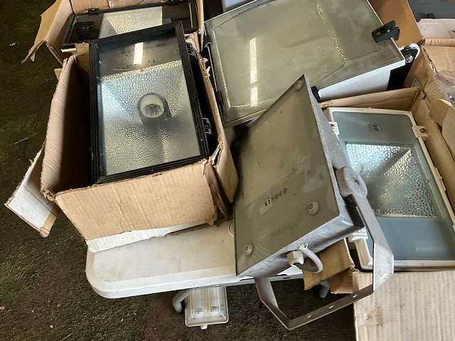 Diverse halogeen - afbeelding 13 van  16