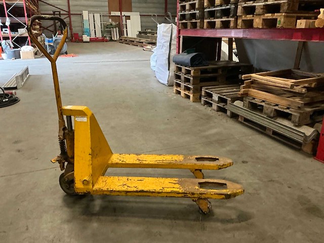 Diverse hand hydraulische palletwagen (2x), waaronder 1 defect - afbeelding 5 van  7