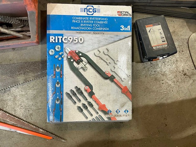 Diverse handgereedschappen - afbeelding 3 van  6