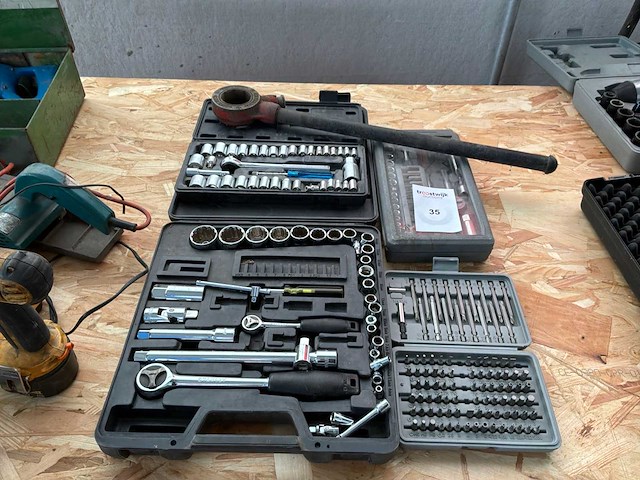 Diverse handgereedschappen - afbeelding 1 van  5