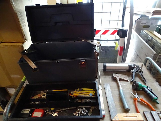 Diverse handgereedschappen - afbeelding 1 van  5