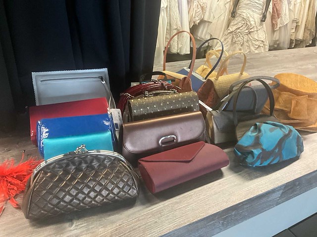 Diverse handtassen (18x) - afbeelding 1 van  25