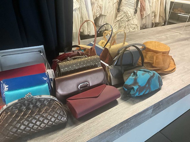 Diverse handtassen (18x) - afbeelding 12 van  25