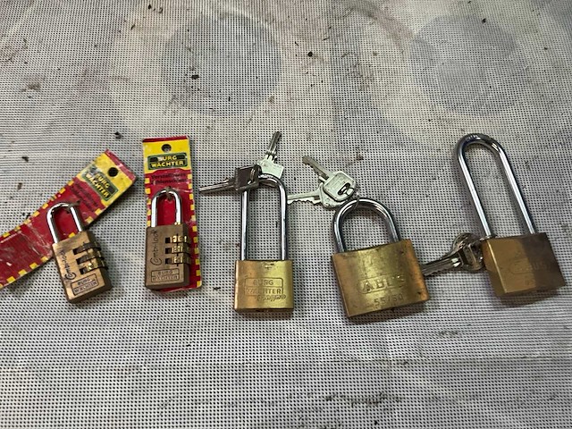 Diverse hangsloten (5x) - afbeelding 1 van  1