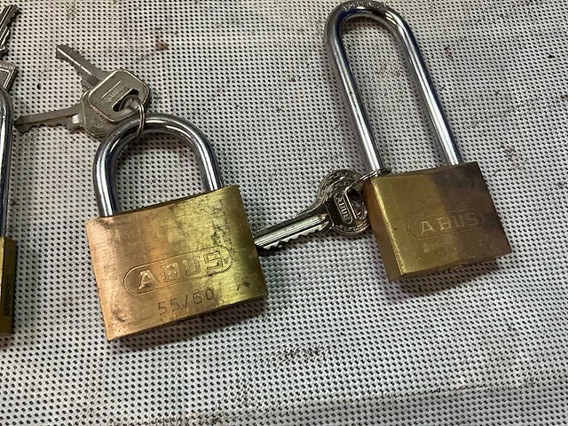 Diverse hangsloten (5x) - afbeelding 2 van  4