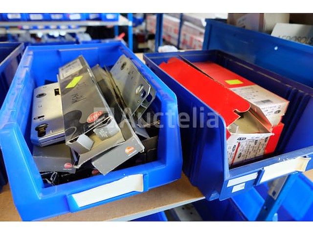 Diverse hardware-set - afbeelding 19 van  21