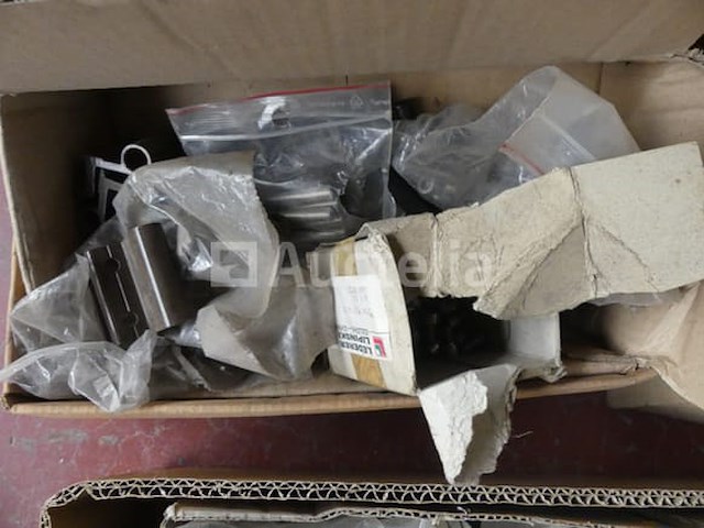 Diverse hardware voor chassis - afbeelding 4 van  18