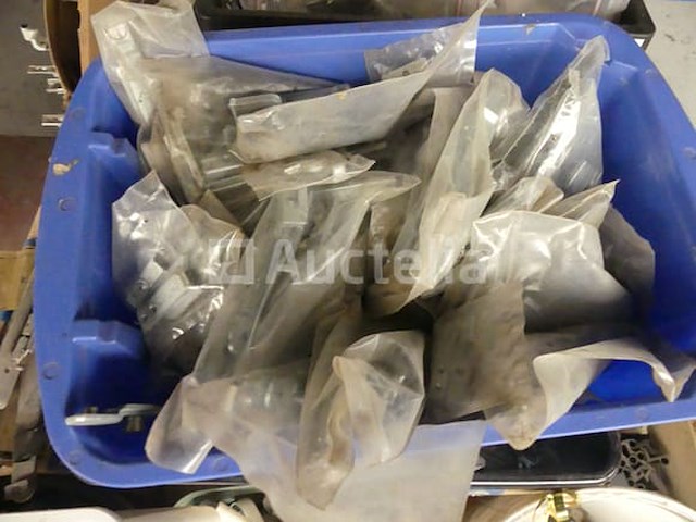 Diverse hardware voor chassis - afbeelding 7 van  18