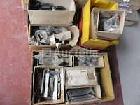 Diverse hardware voor chassis - afbeelding 15 van  18