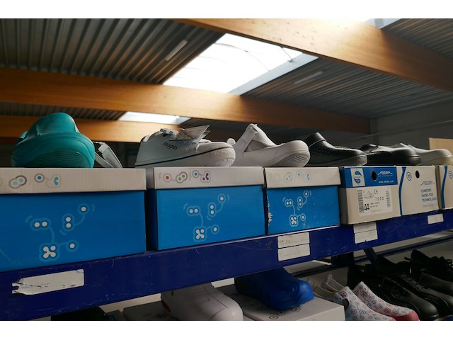 Diverse heren/dames schoenen en veiligheidsschoenen - afbeelding 11 van  19