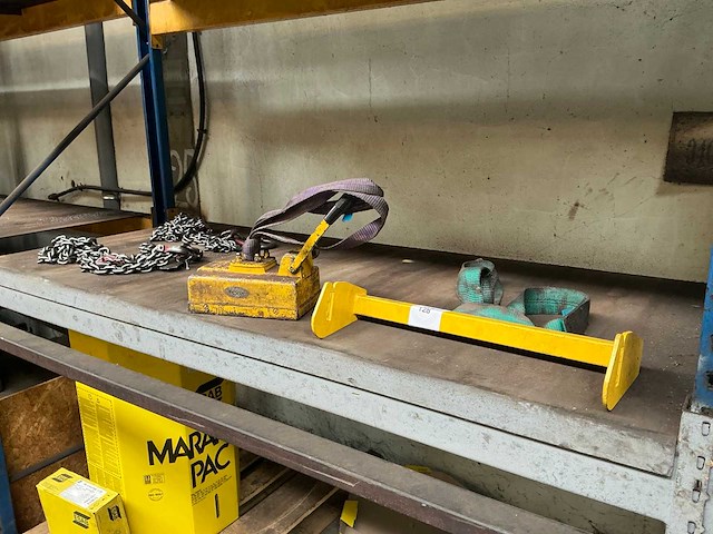 Diverse hijsmaterialen (4x) - afbeelding 1 van  8